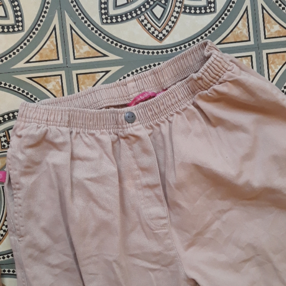 Tan khakis - Picture 2 of 4